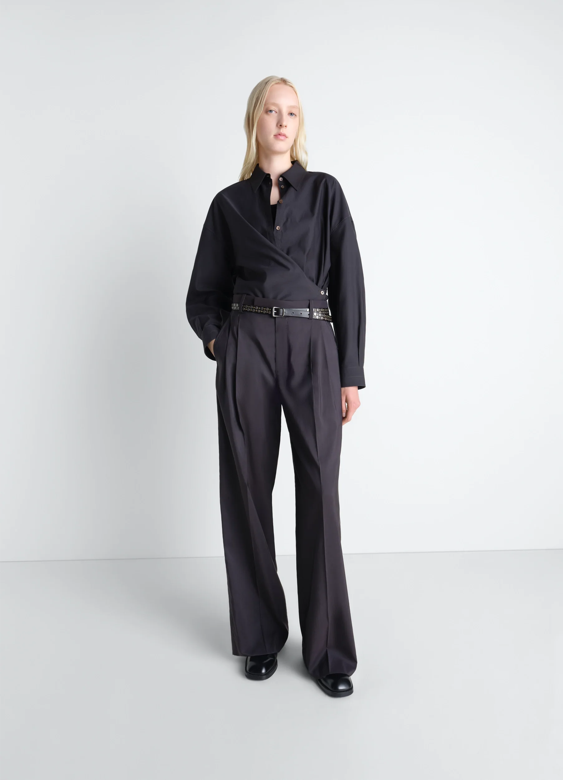 STRAIGHT COLLAR TWISTED SHIRT IN COTTON SILK