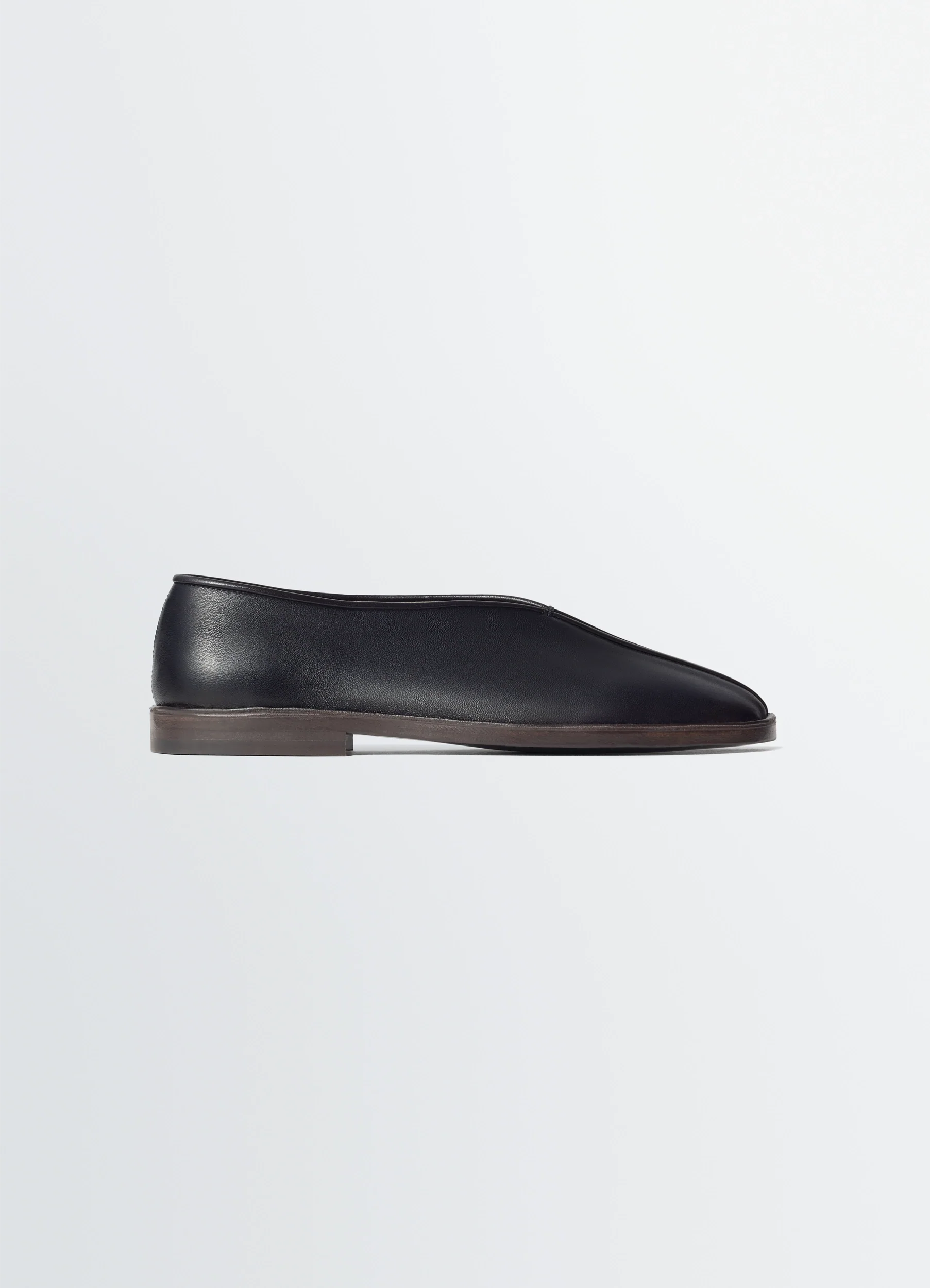 FLAT PIPED SLIPPERS IN LEATHER