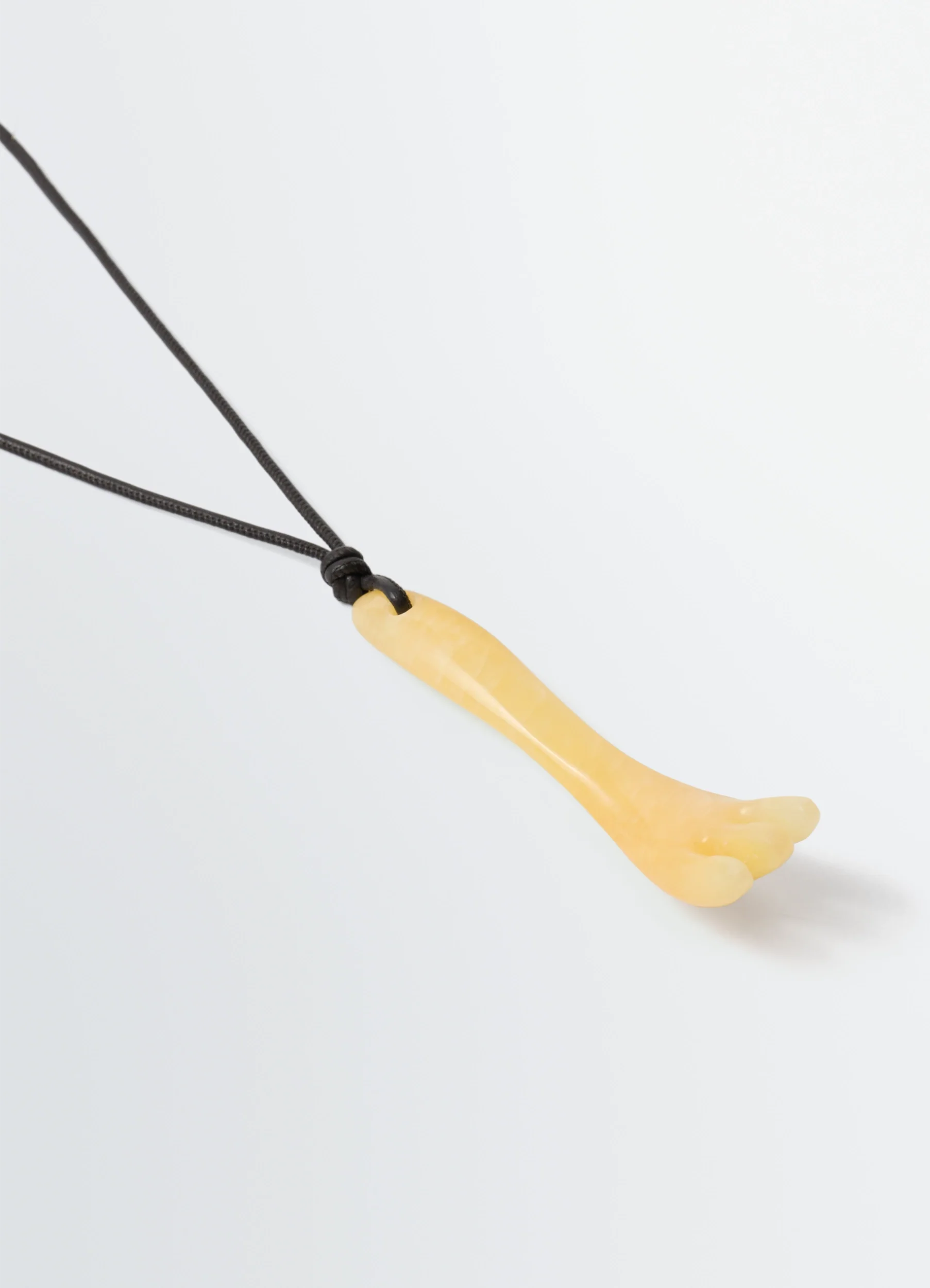 GUA SHA FORK NECKLACE IN ARAGONITE