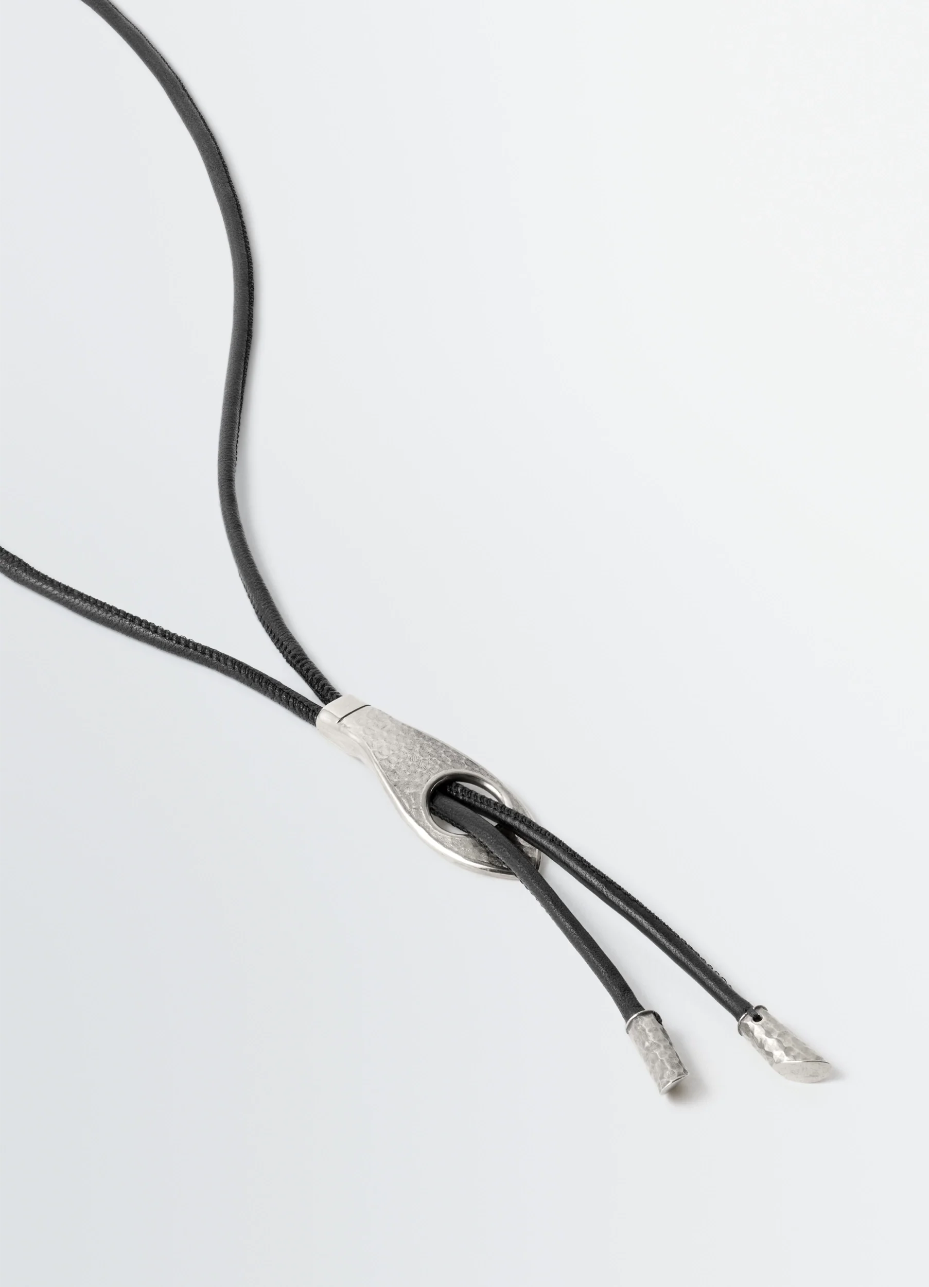 SNAKE BOLO TIE NECKLACE IN LEATHER