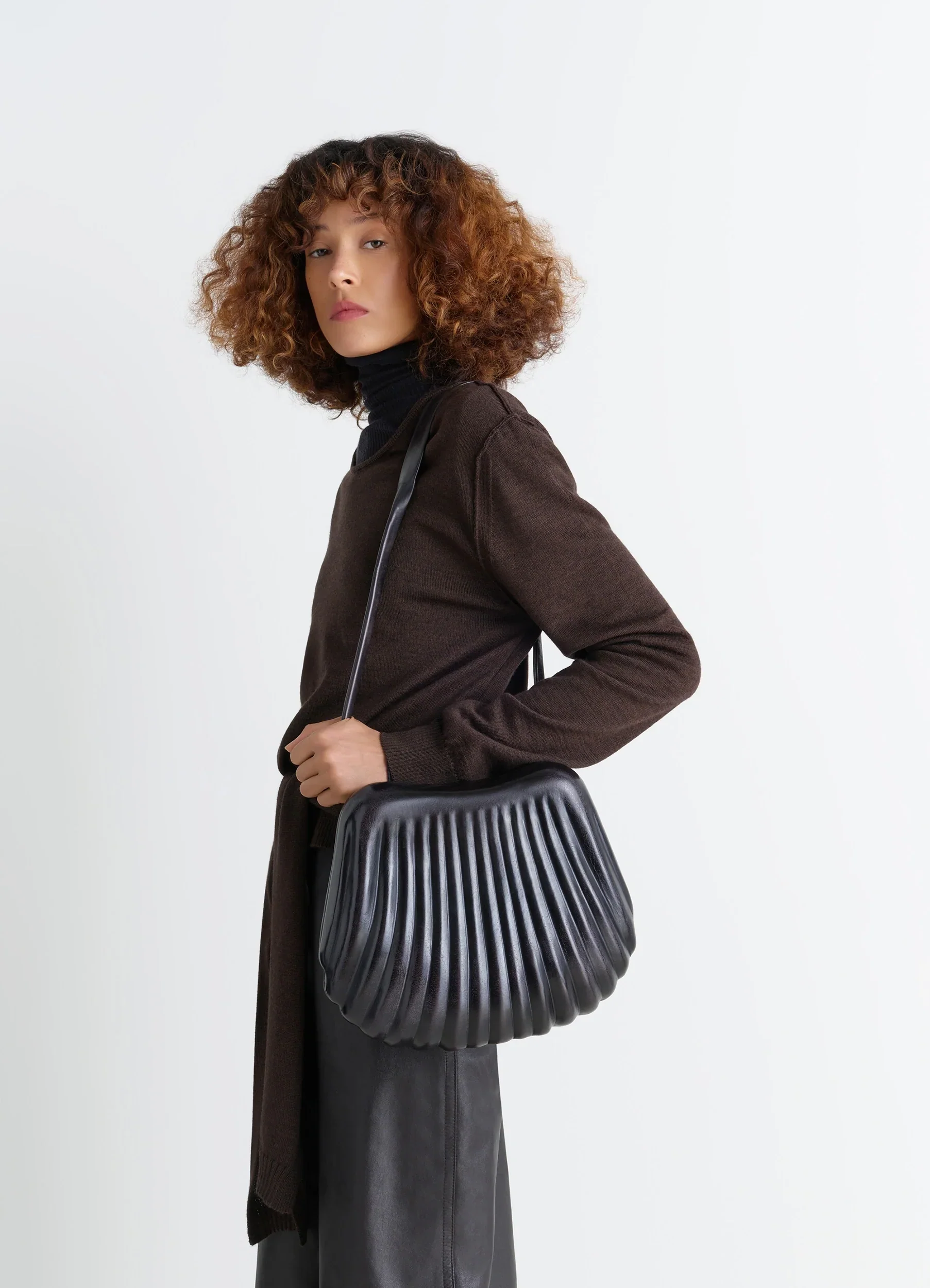 CARLOS BAG IN MOLDED LEATHER