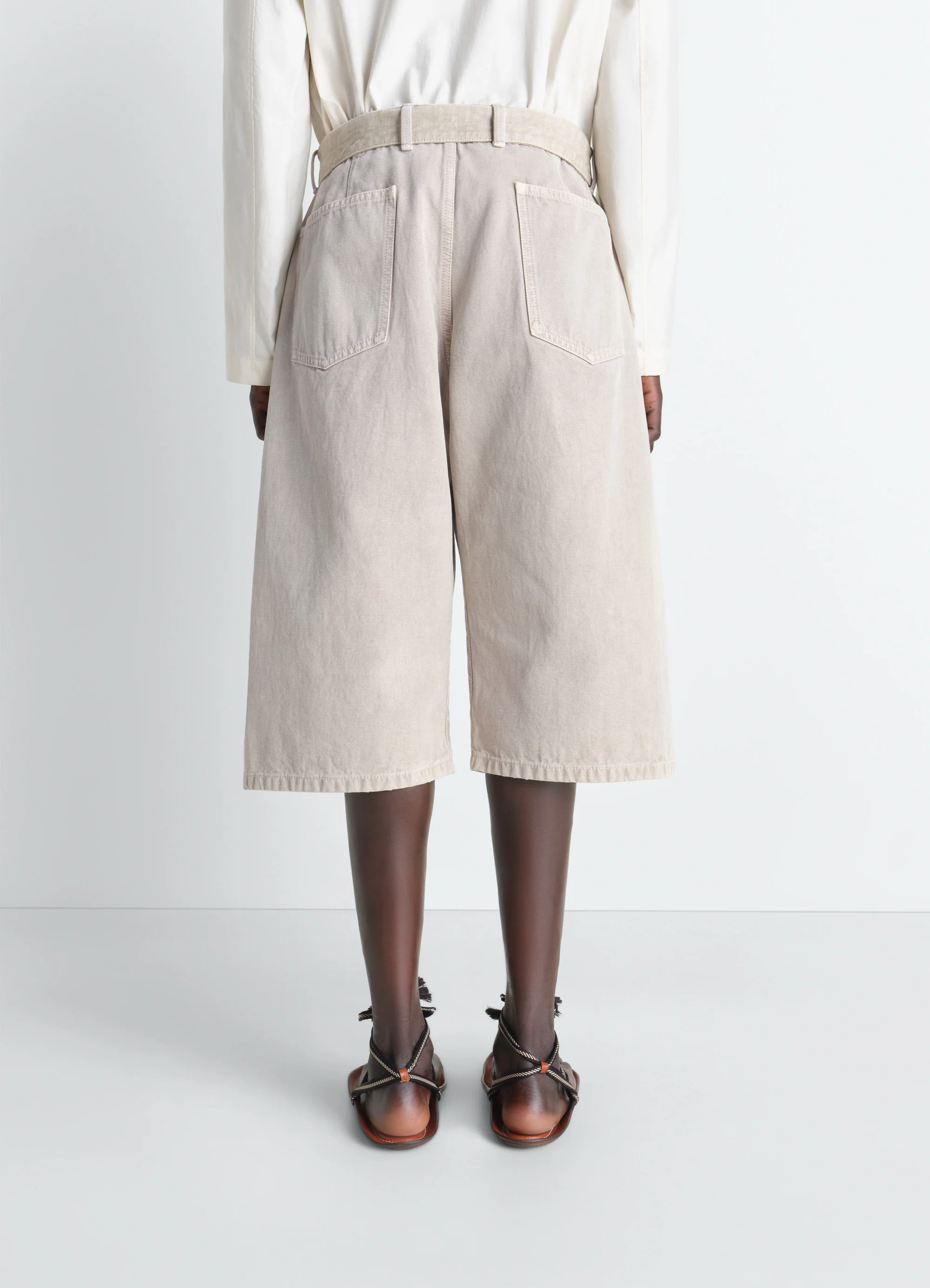 DENIM SHORT IN HEAVY BROKEN TWILL SNOW