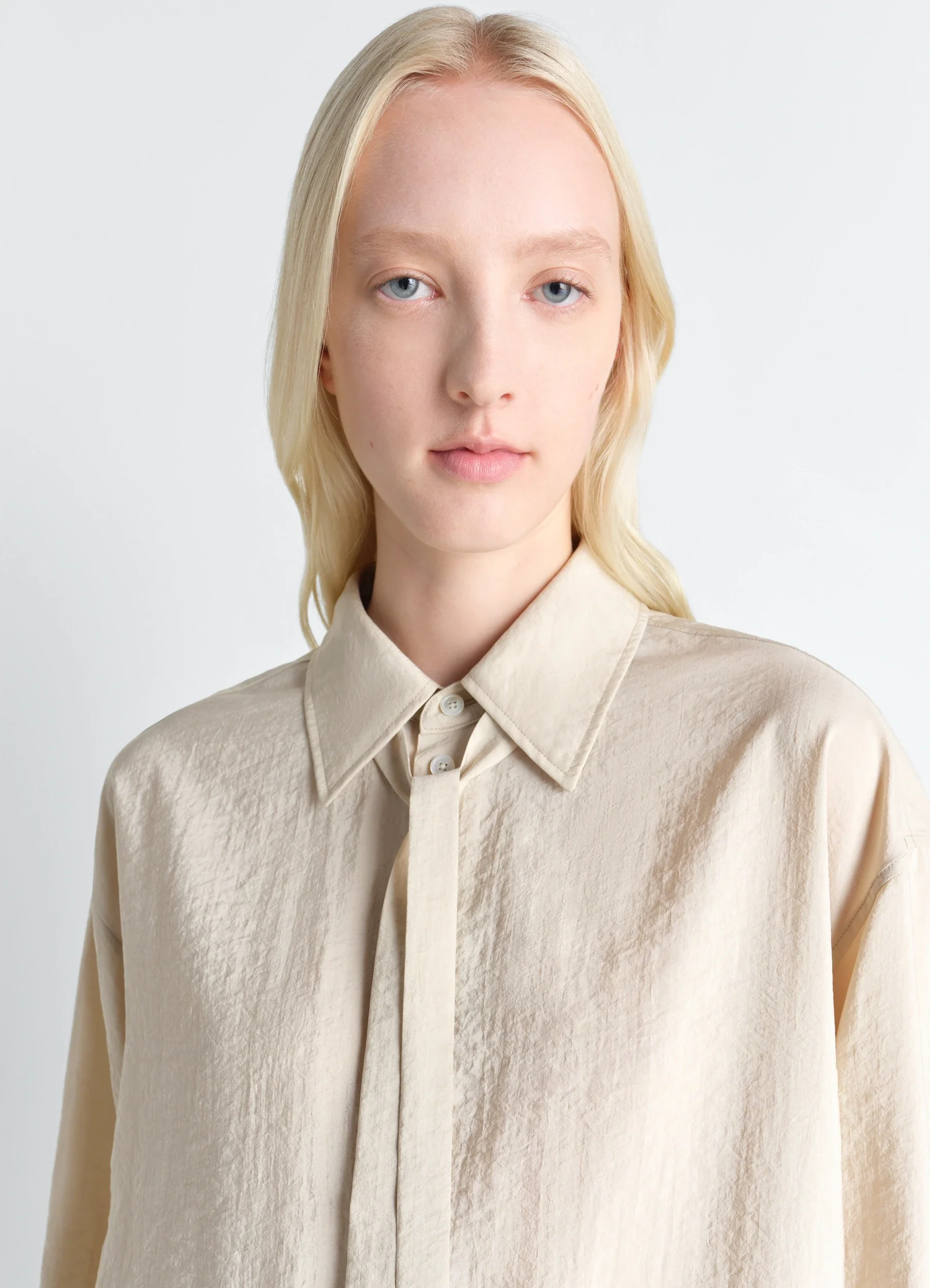 LONG SHIRT WITH TIE IN DRY SILK