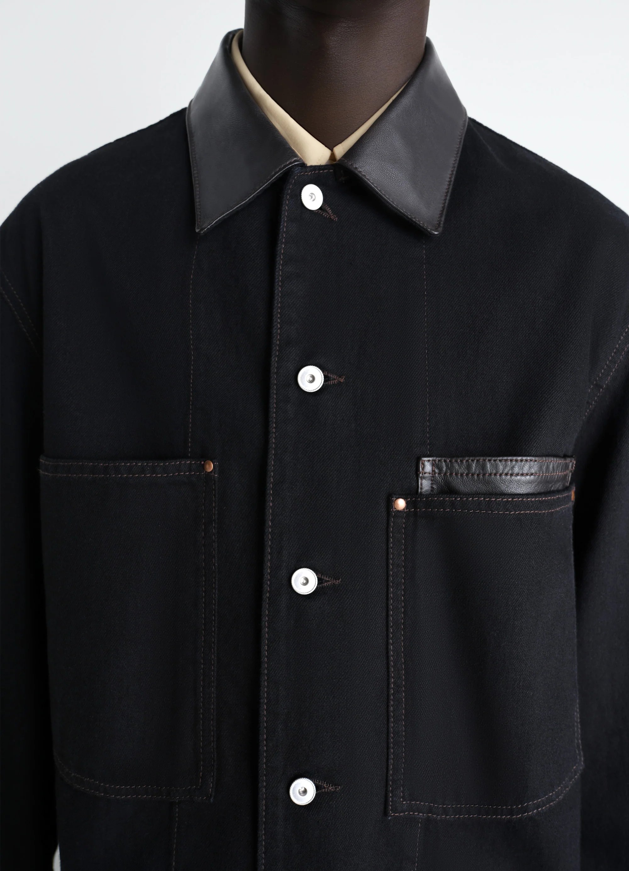 WORKWEAR OVERSHIRT WITH LEATHER COLLAR IN DENIM