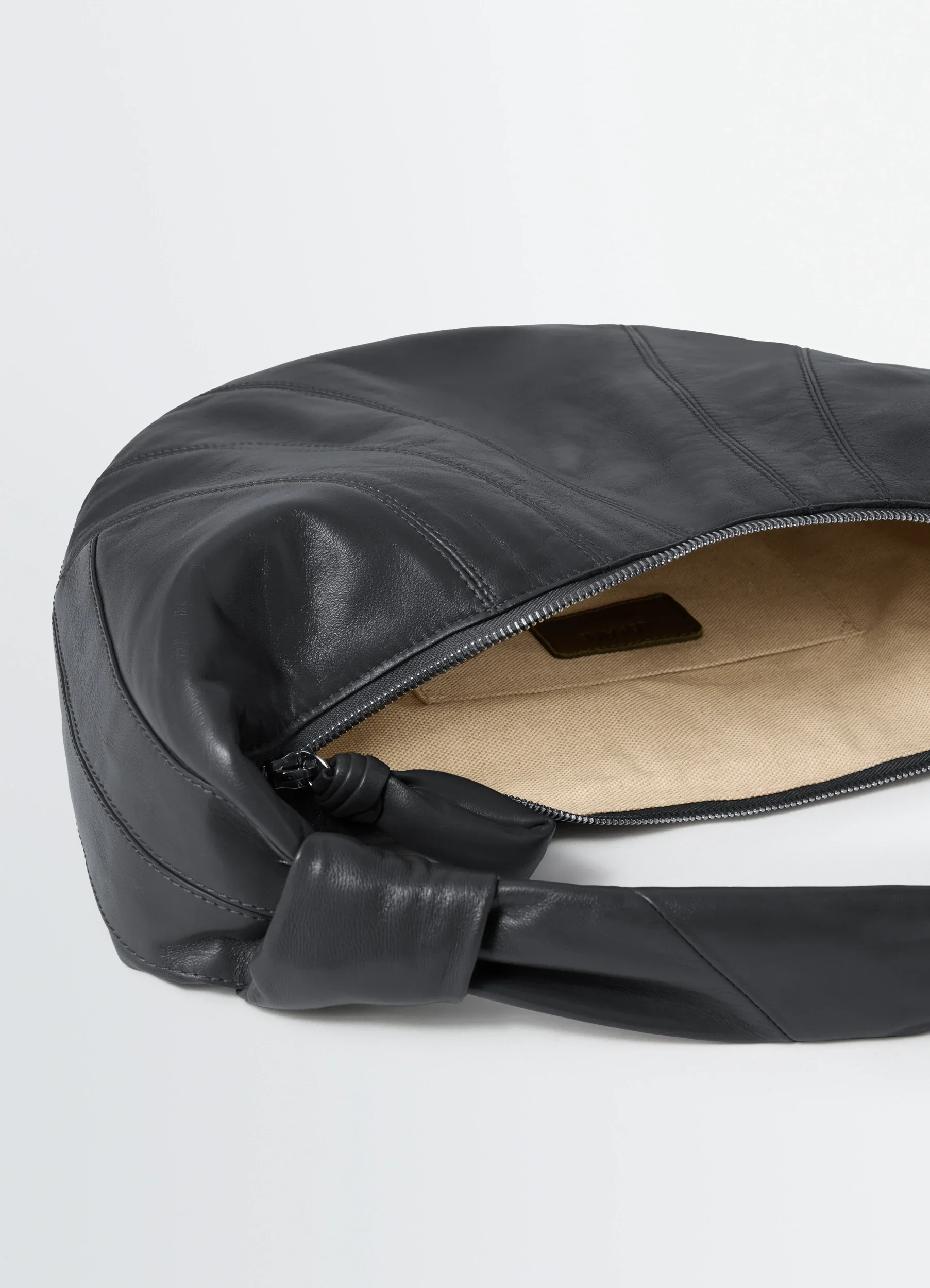 FORTUNE CROISSANT BAG IN LEATHER