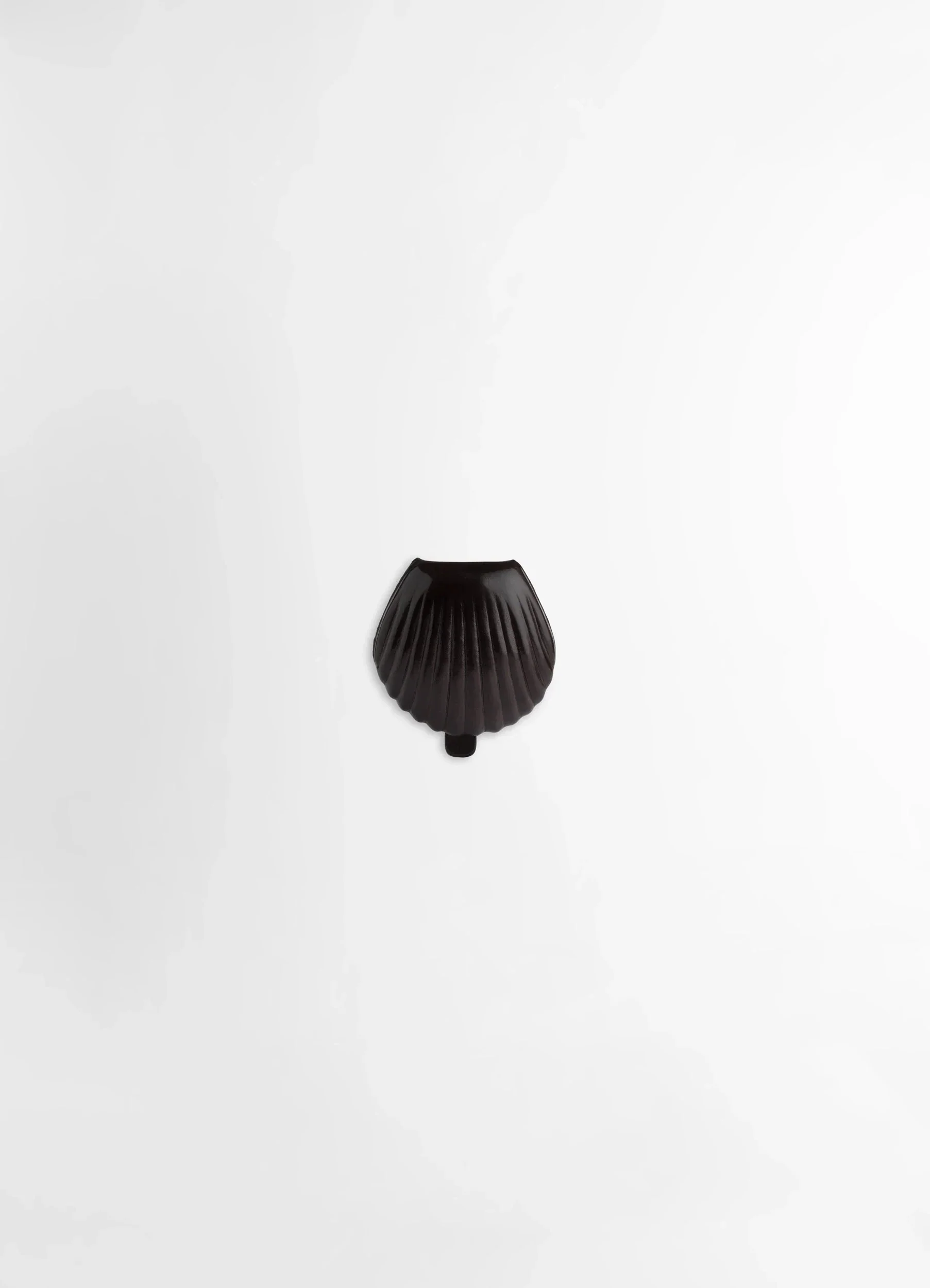 CARLOS PEÑAFIEL SHELL COIN PURSE IN LEATHER
