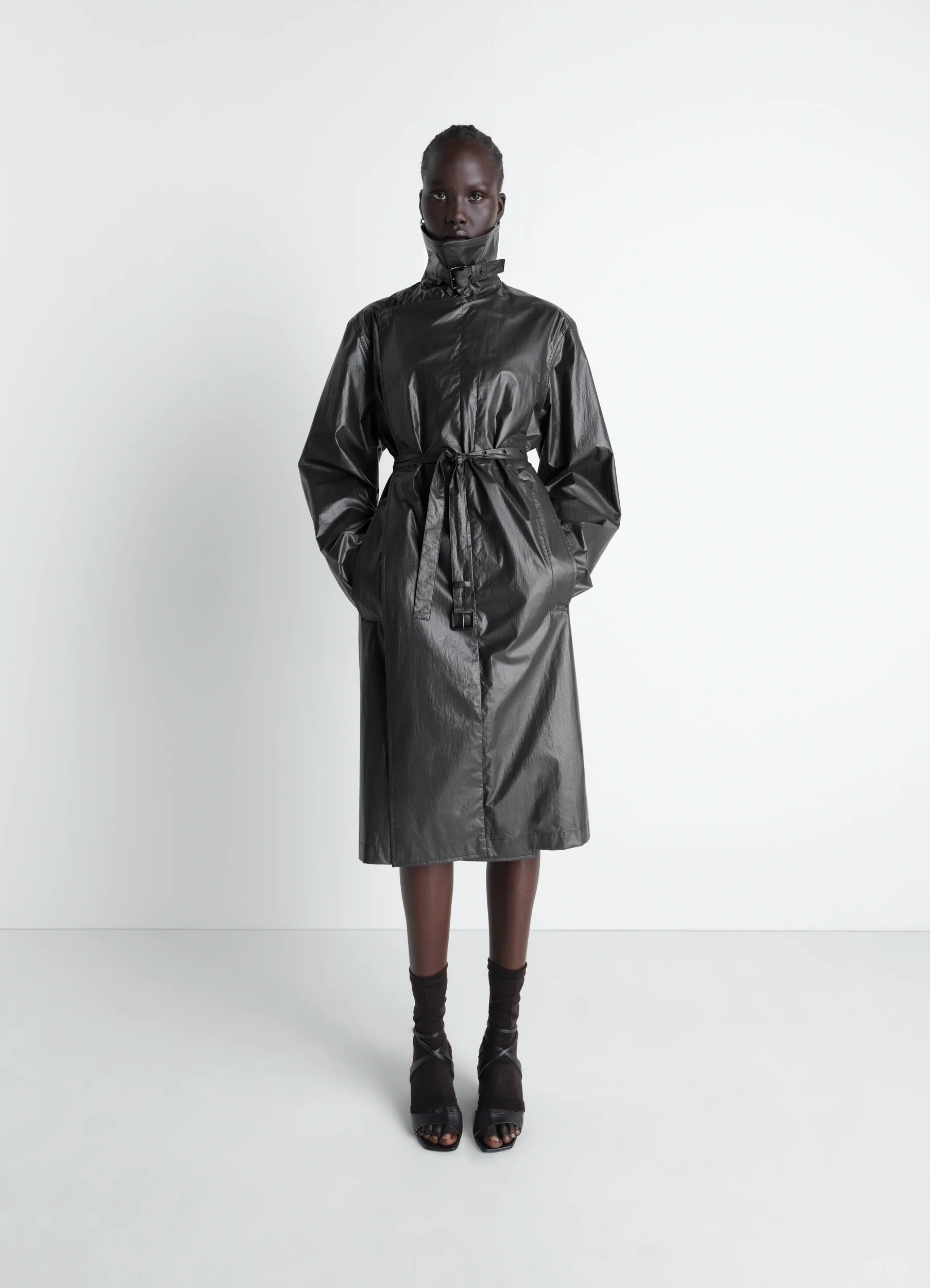 LIGHT WRAP COAT IN LIGHT COATED COTTON