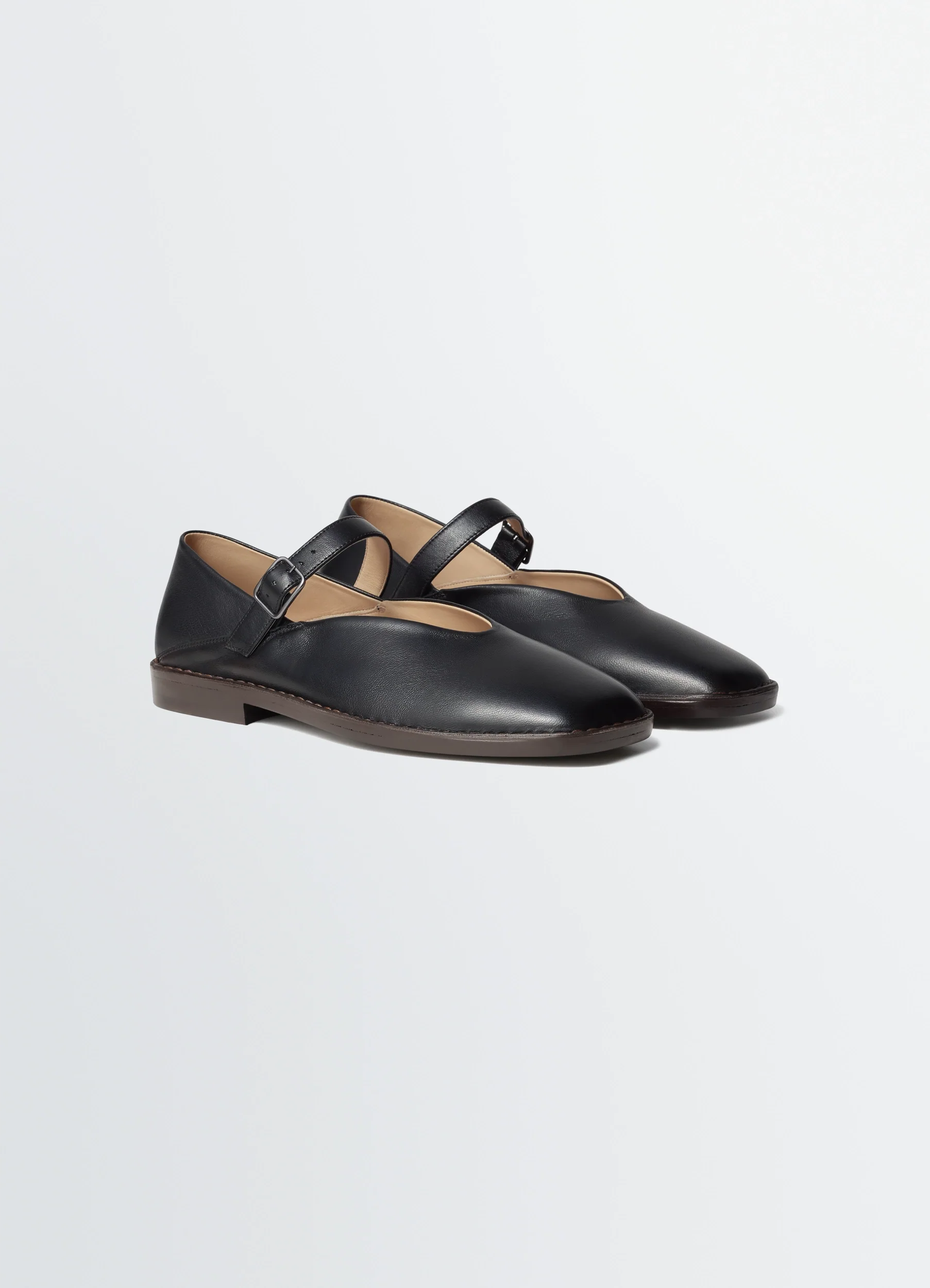 BALLERINA SHOES IN LEATHER