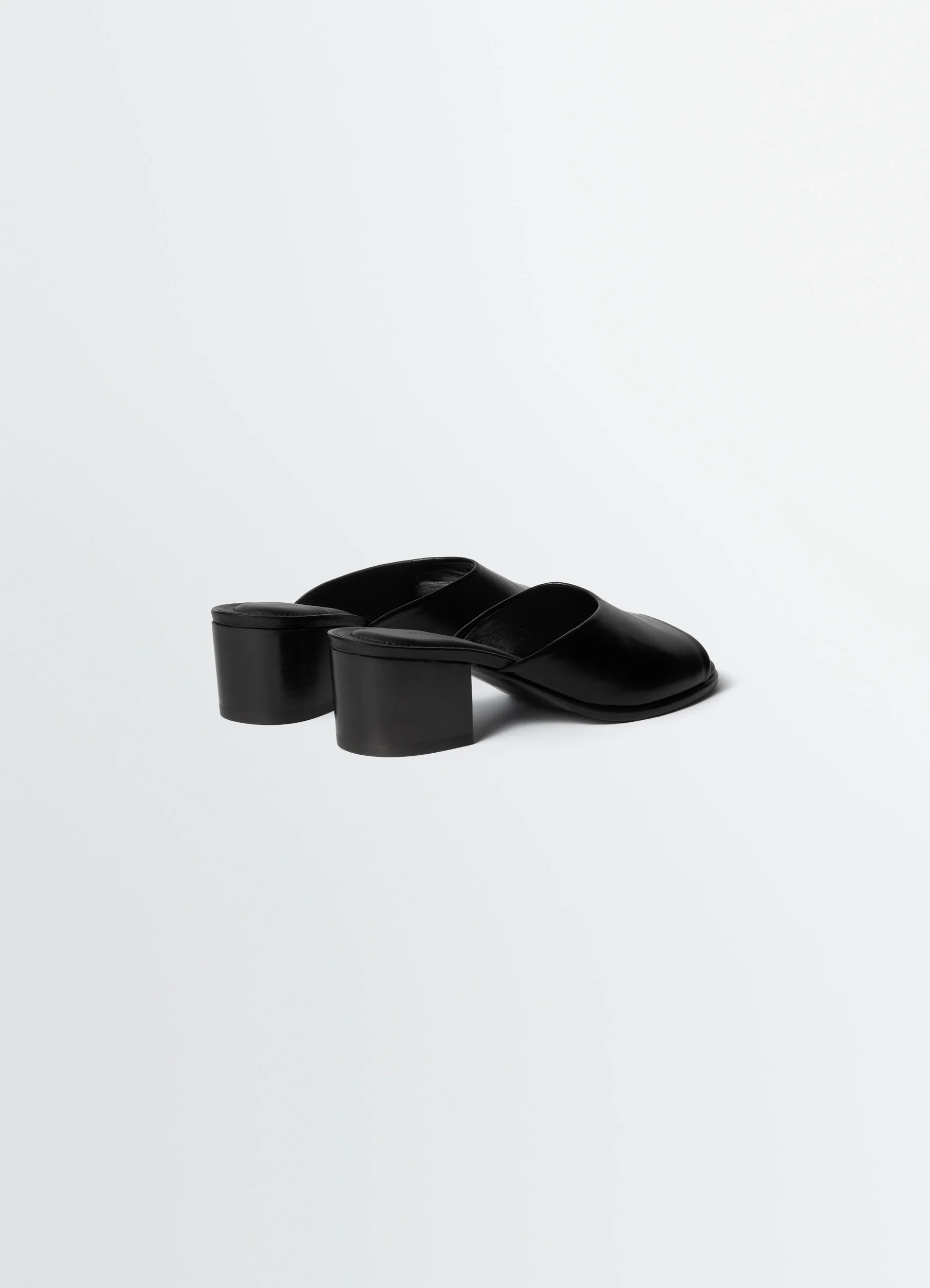 SQUARE-HEELED MULES 55 MM IN LEATHER