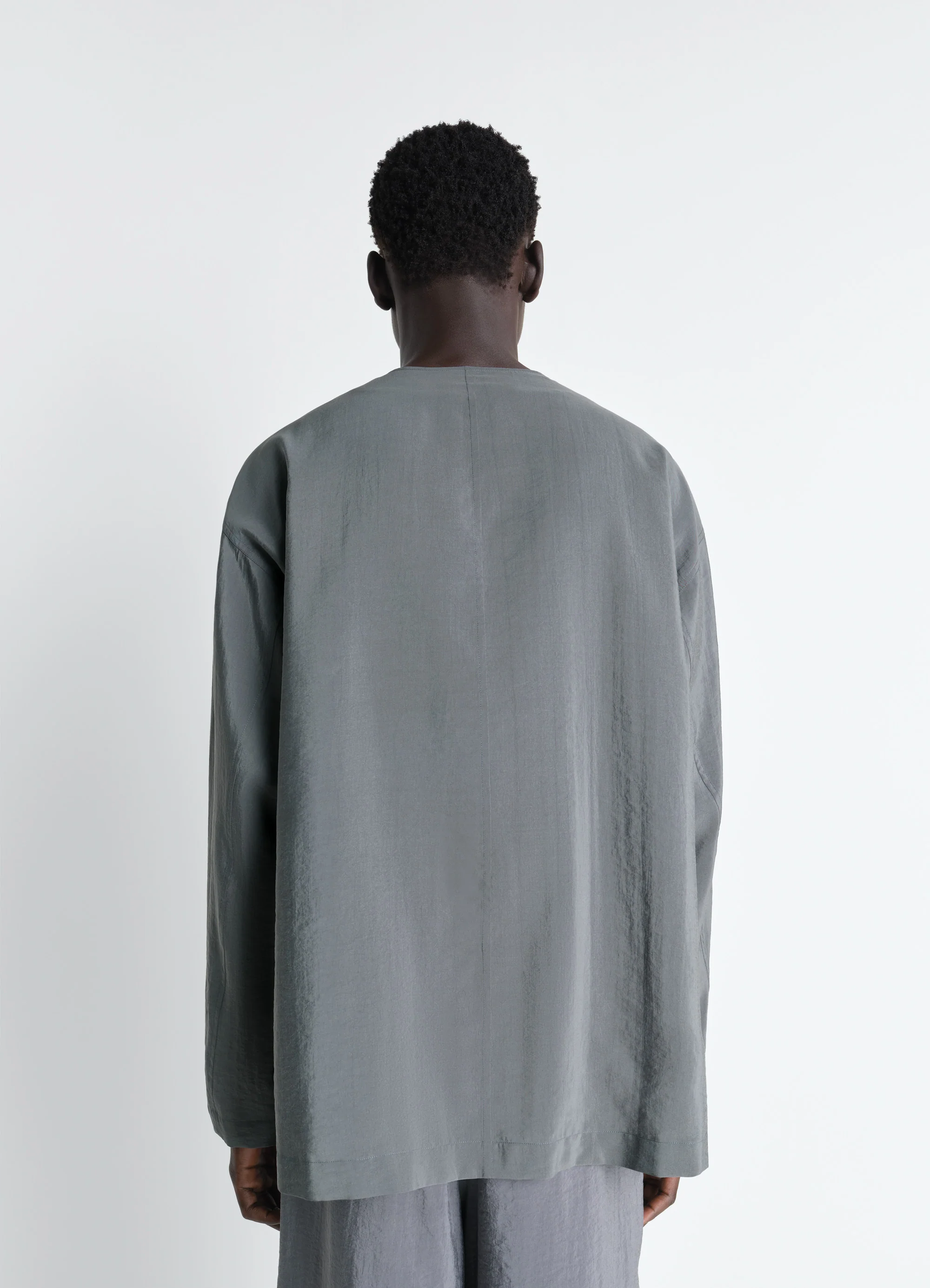 V-NECK SHIRT IN DRY SILK