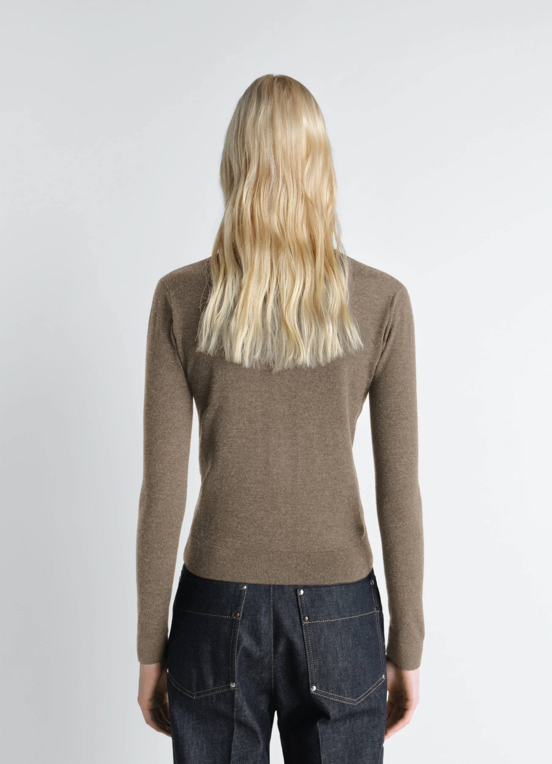 V NECK BUTTONED CARDIGAN IN FINE WOOL