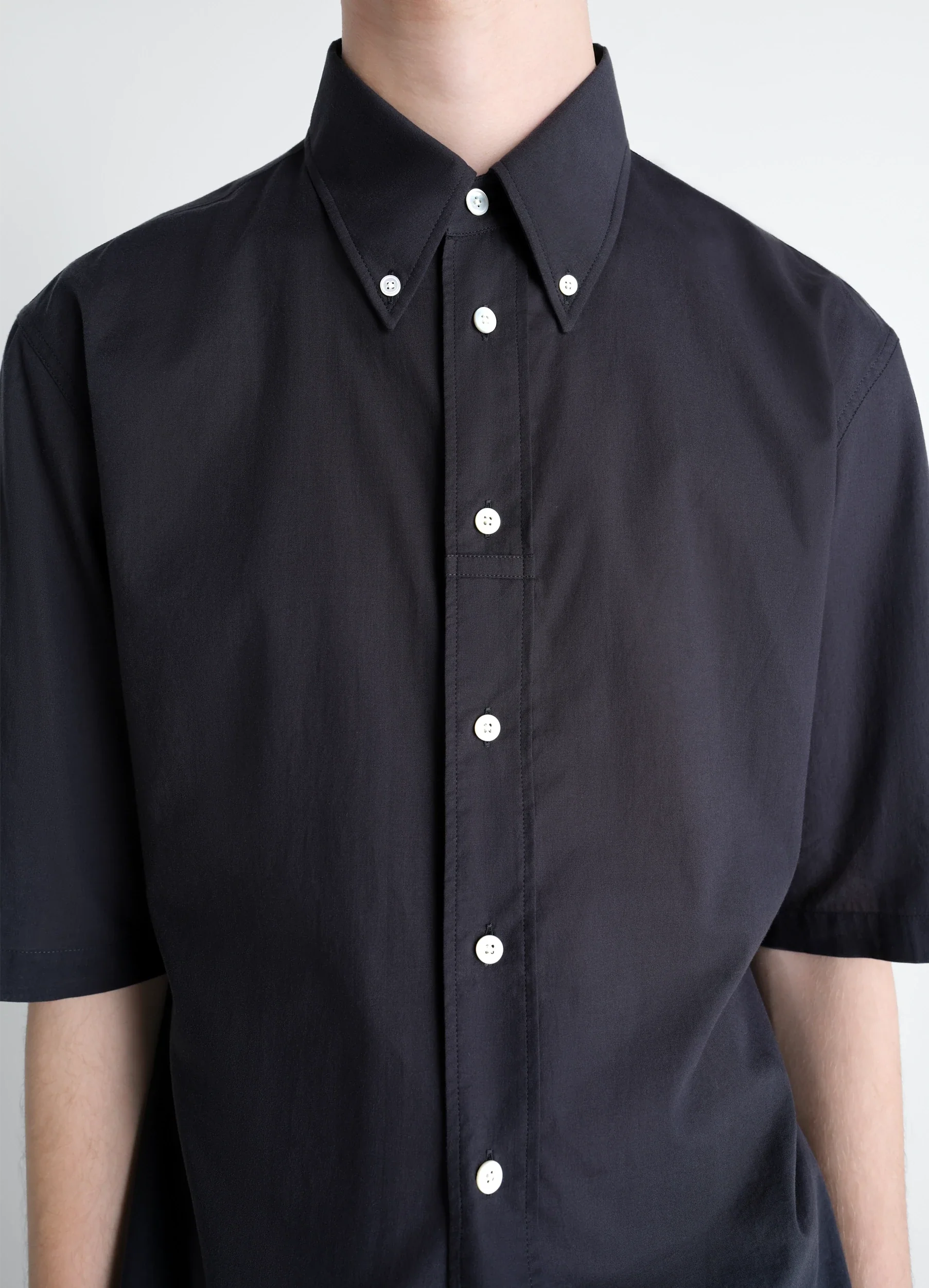 SHORT SLEEVE SHIRT IN WASHED COTTON MUSLIN