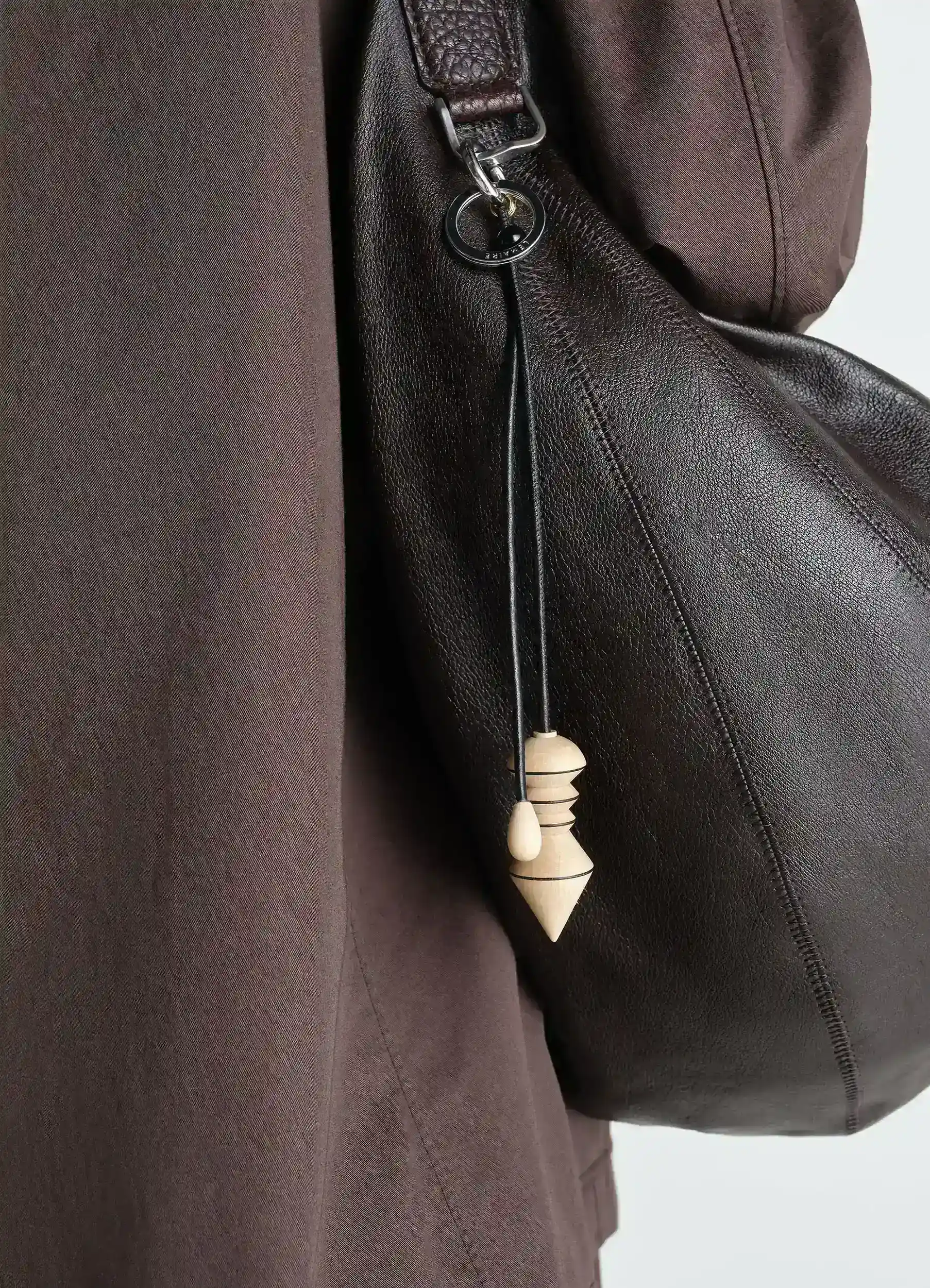 PENDULUM BAG CHARM IN WOOD