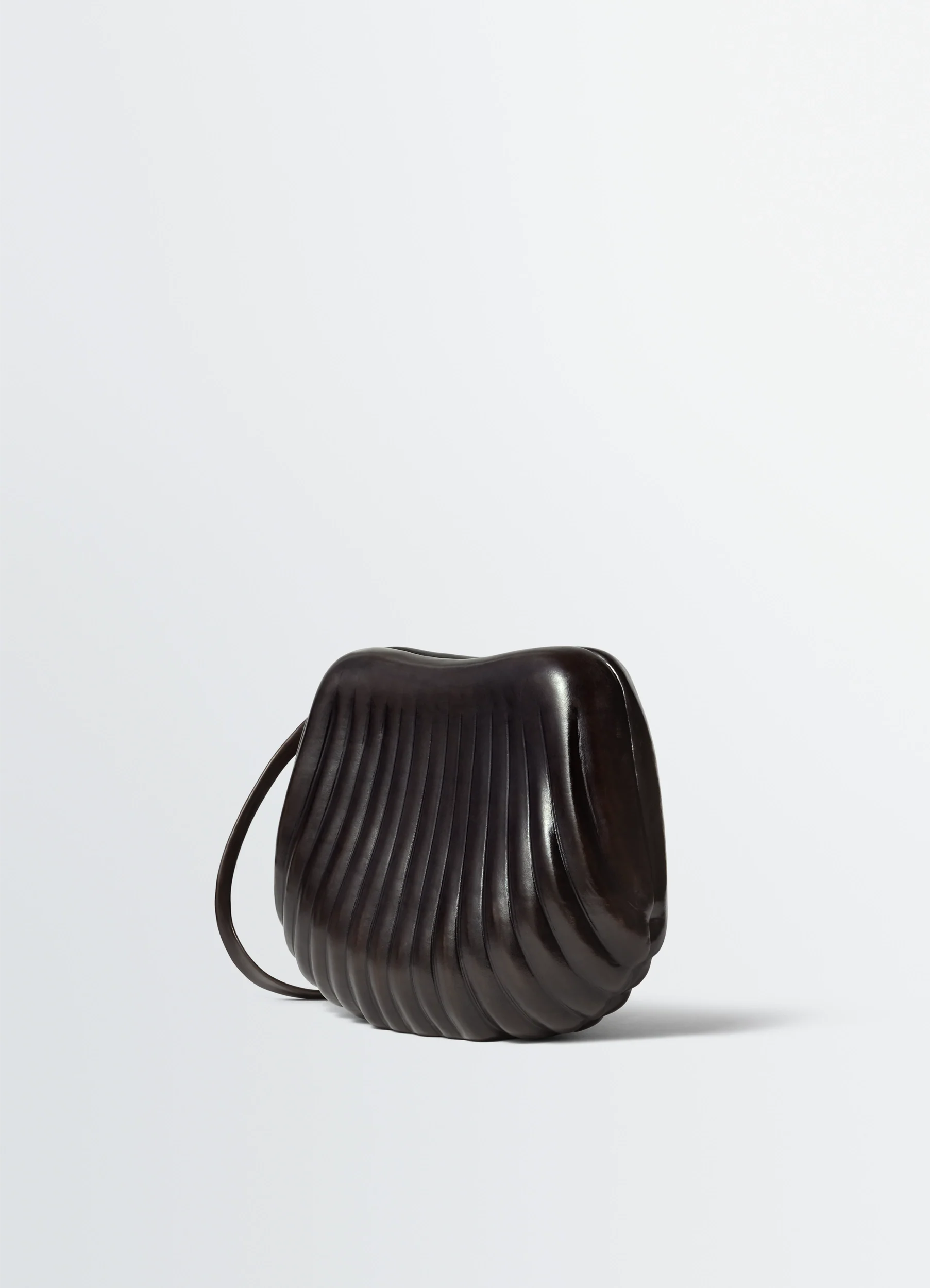 CARLOS BAG IN MOLDED LEATHER