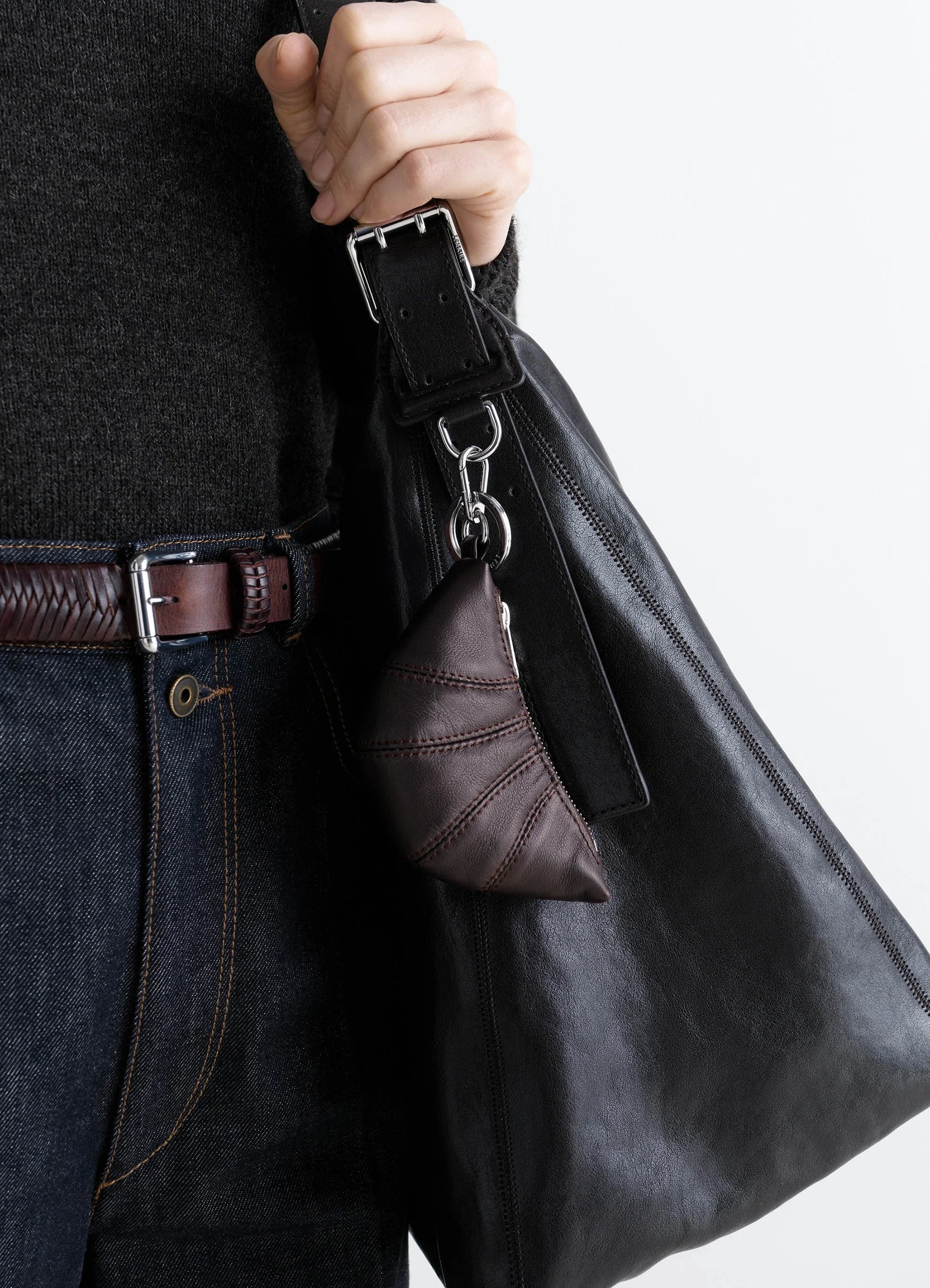 MINI CROISSANT KEYRING IN LEATHER