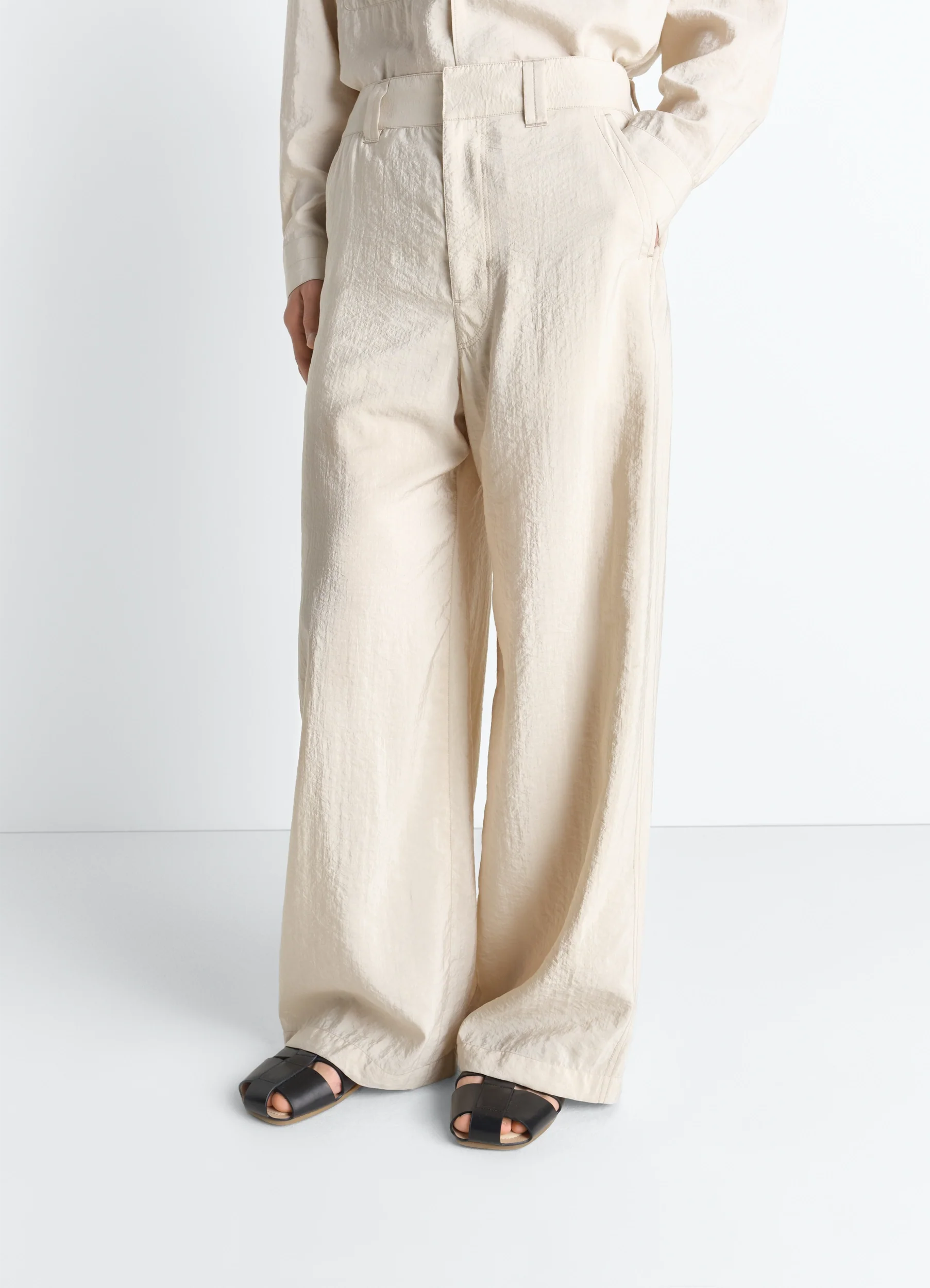 STRAIGHT TAILORED PANTS IN DRY SILK