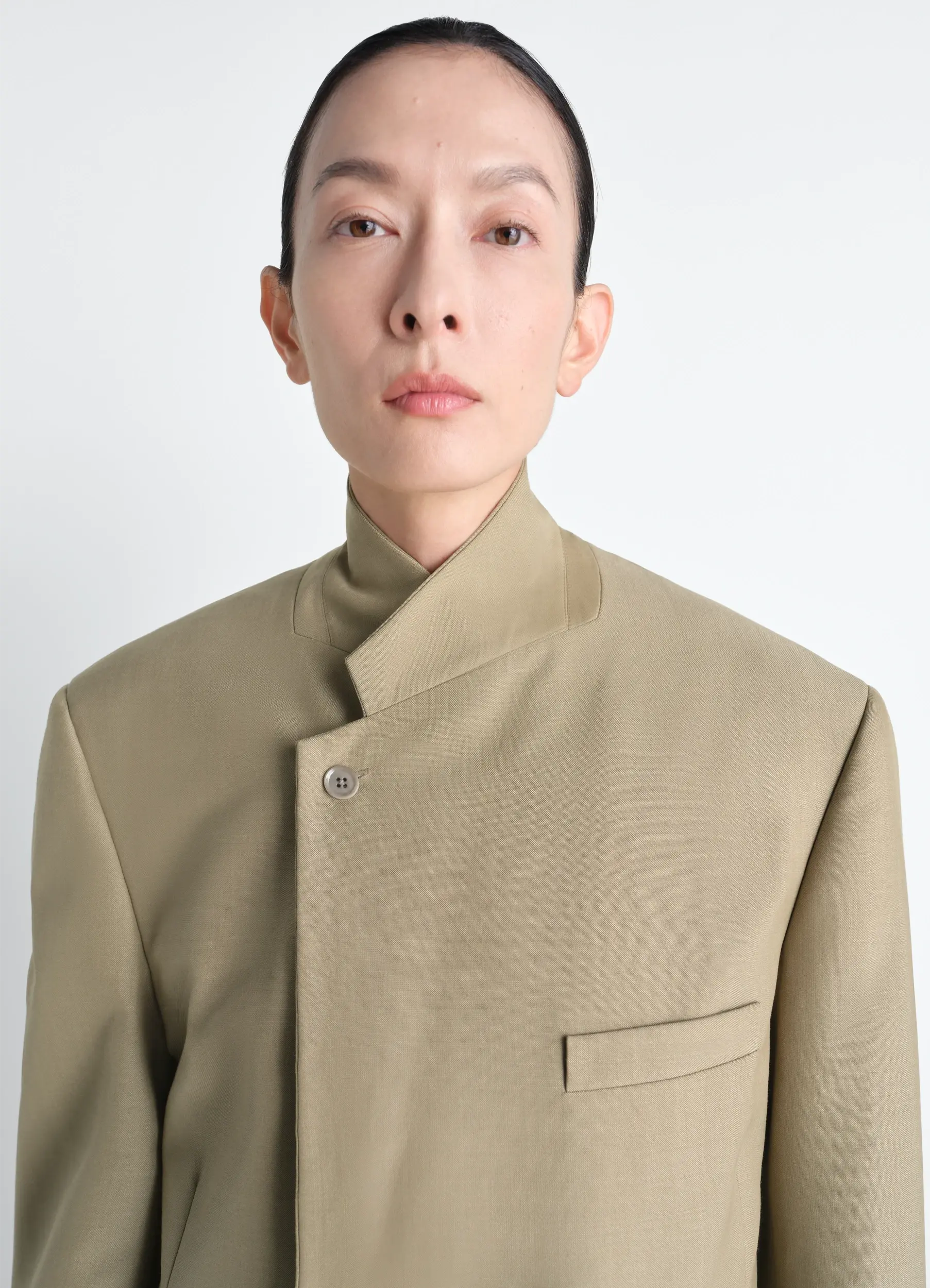 DOUBLE BREASTED TAILORED JACKET IN TROPICAL POLYWOOL
